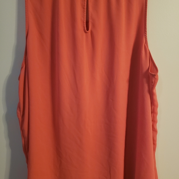 Sleeveless top - Picture 2 of 3